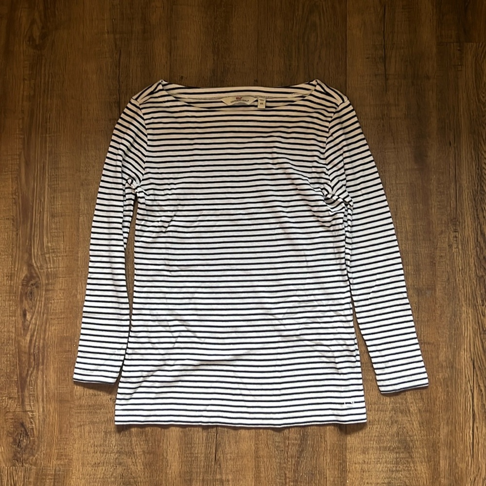 Vineyard Vines Women’s Boatneck Long Sleeve Shirt (size XS)